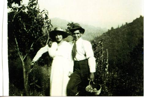 Charlotte "Lottie" Thom Ferris and Alverius "Alvie" Ferris
